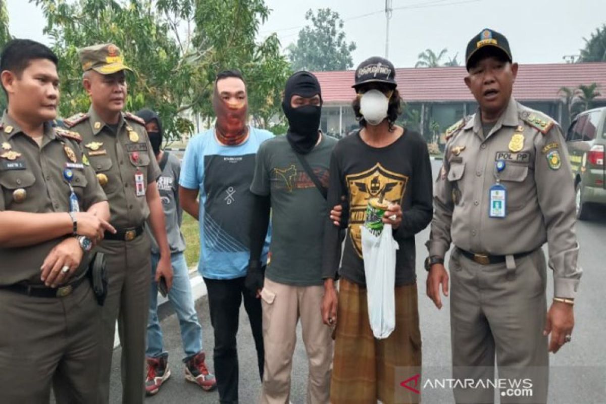 Pelaku sengaja bakar lahan, diupah Rp100 ribu dan agar wali kota diganti