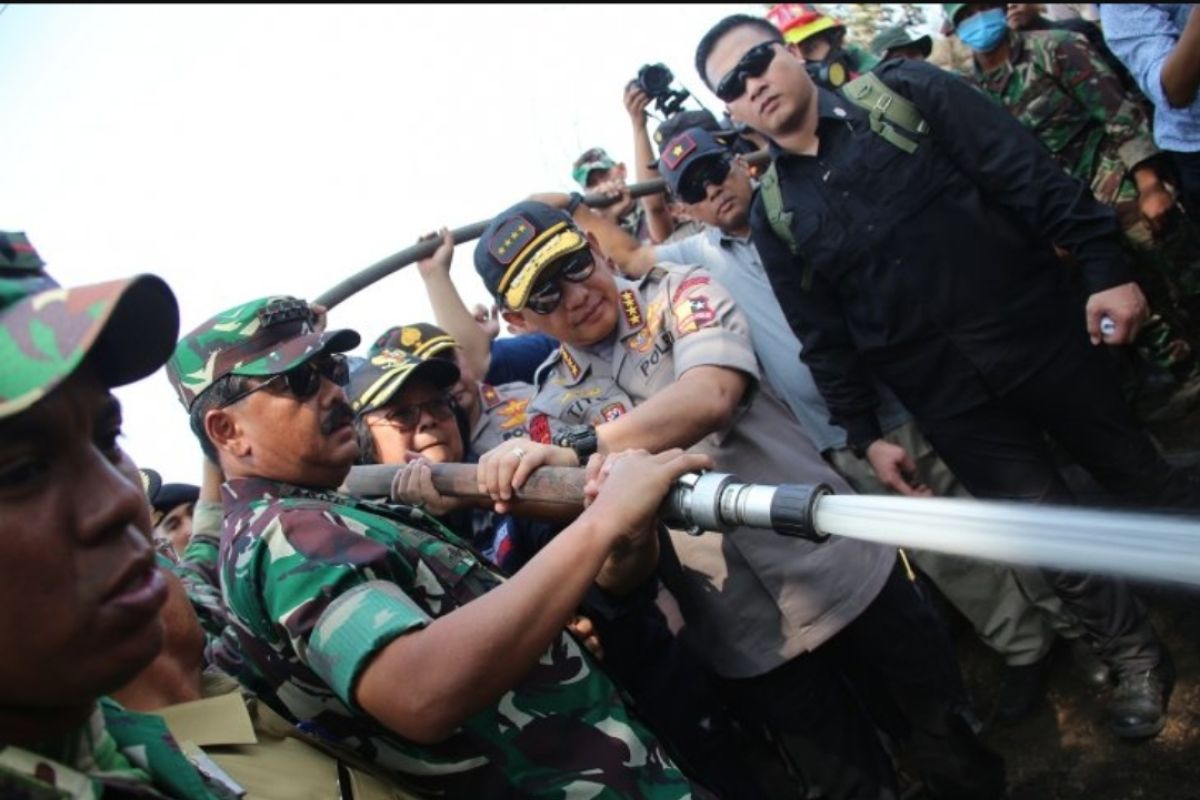 Kasus karhutla ditangani polisi bertambah jadi 100