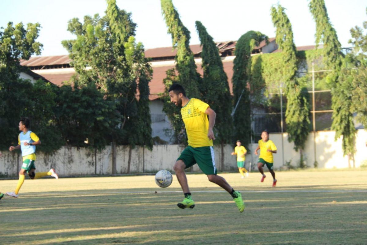 Bejo Sugiantoro motivasi pemain Persebaya jelang lawan Arema