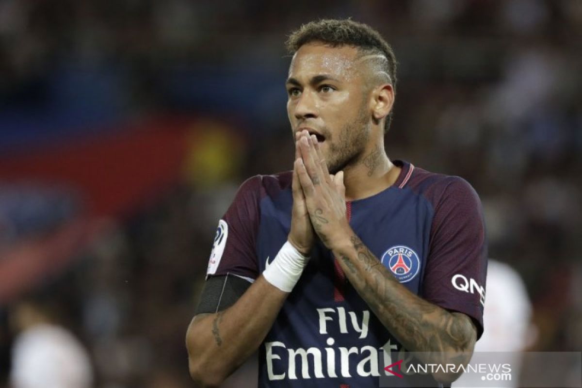 PSG siap menolak tawaran Barcelona pinjam Neymar