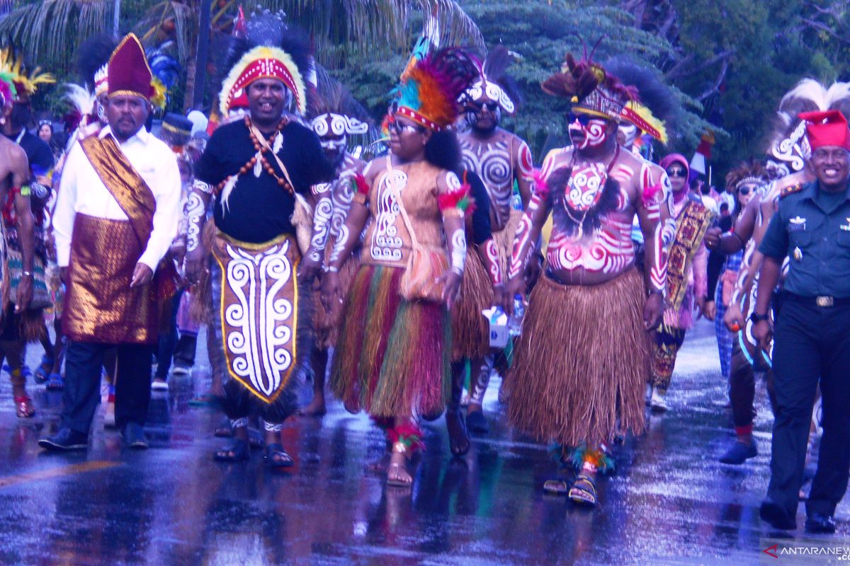 Parade budaya Nusantara warnai perayaan hari Kemerdekaan RI di Biak Numfor