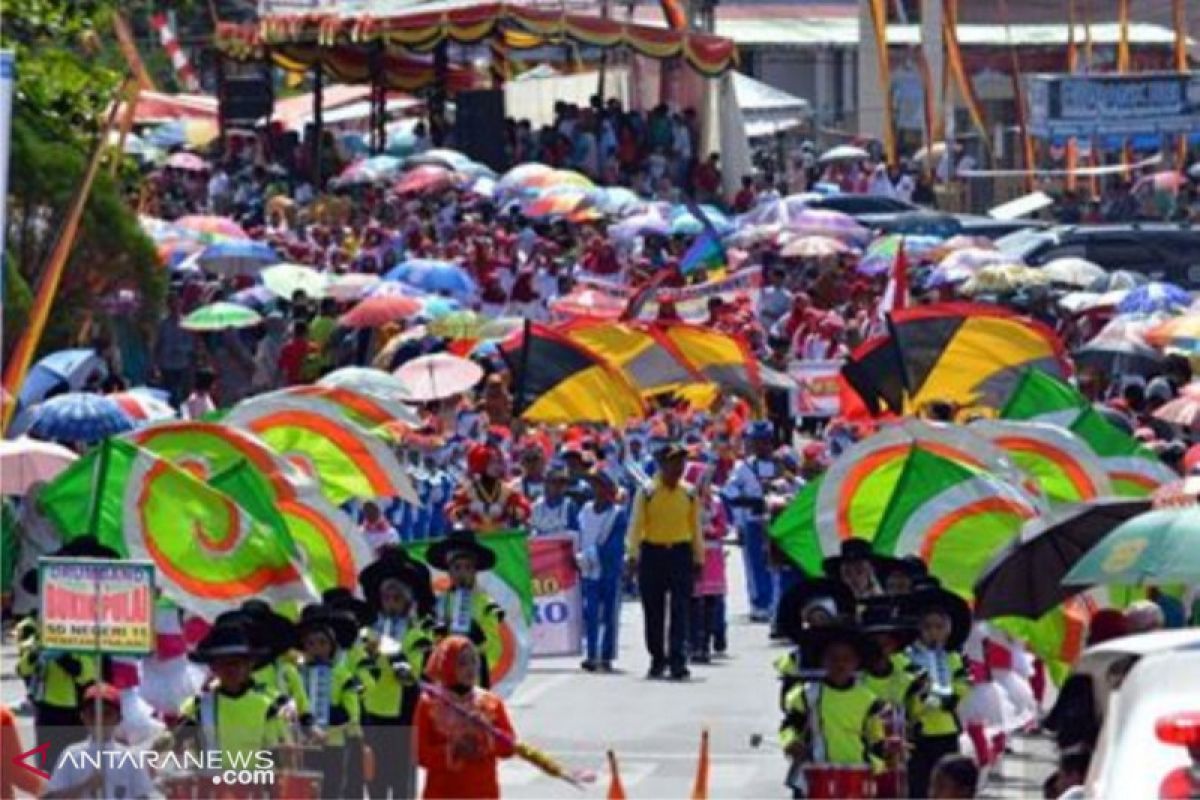 Pemkab Sijunjung gelar pawai alegoris, budaya dan pembangunan