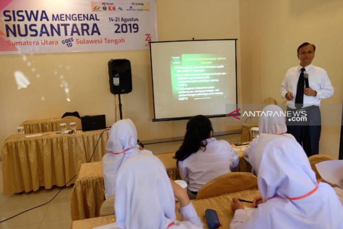 PTPN IV edukasi siswa SMN pentingnya pendidikan  abad 21