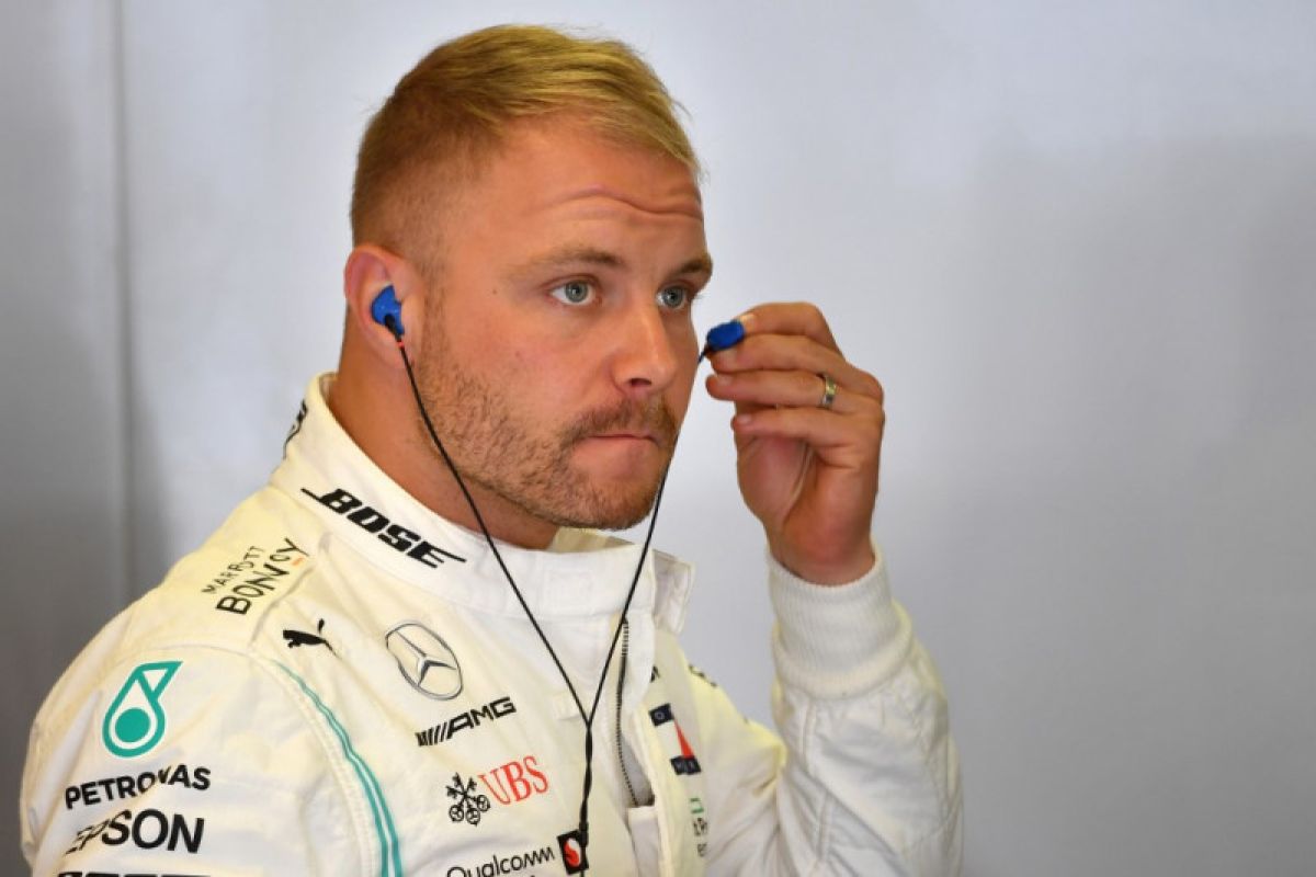 Villeneuve minta Mercedes tidak keluarkan Bottas