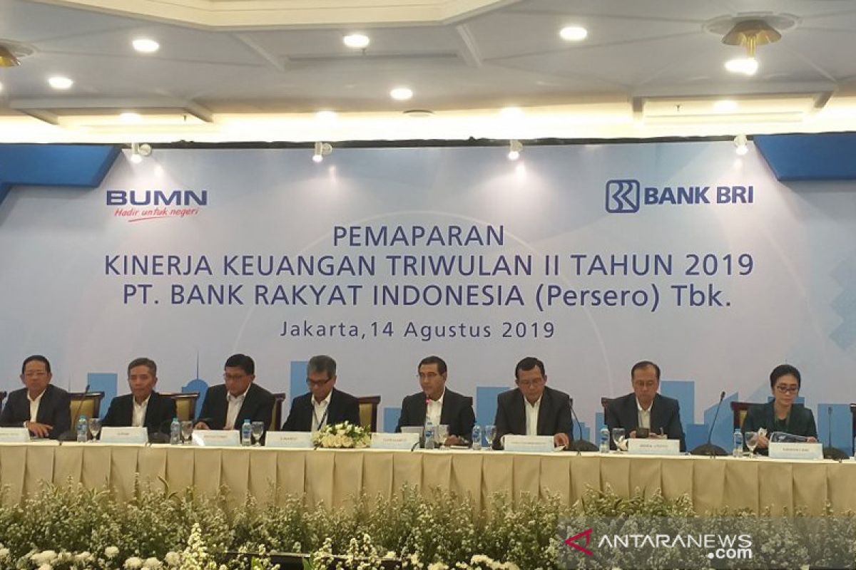 Kenaikan bunga acuan BI hantam NIM Bank BRI semester I