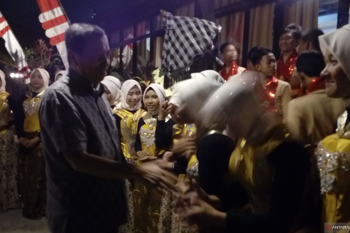 Syamsuar sambut 23 peserta SMN asal Yogyakarta dengan celetukan 'Riau sedikit panas'