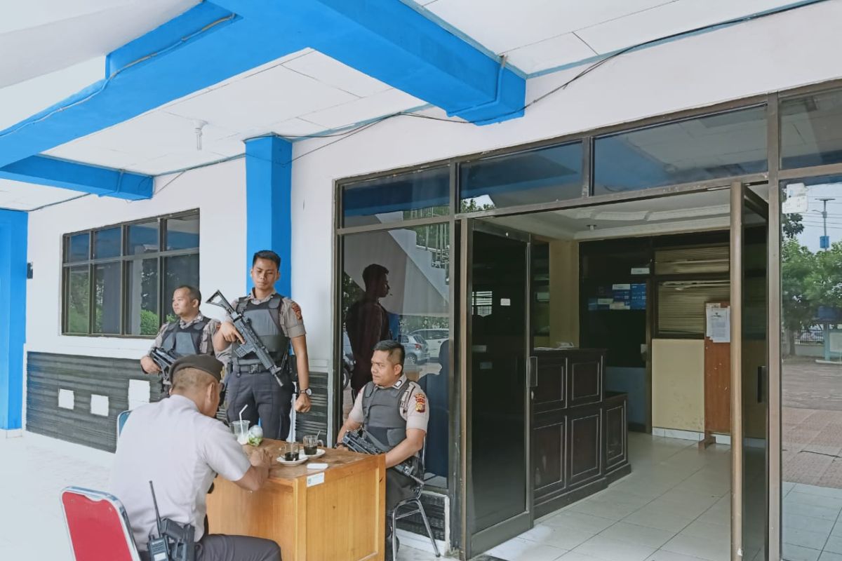 KPK geledah dua Kantor Dinas di Kota  Dumai, Riau