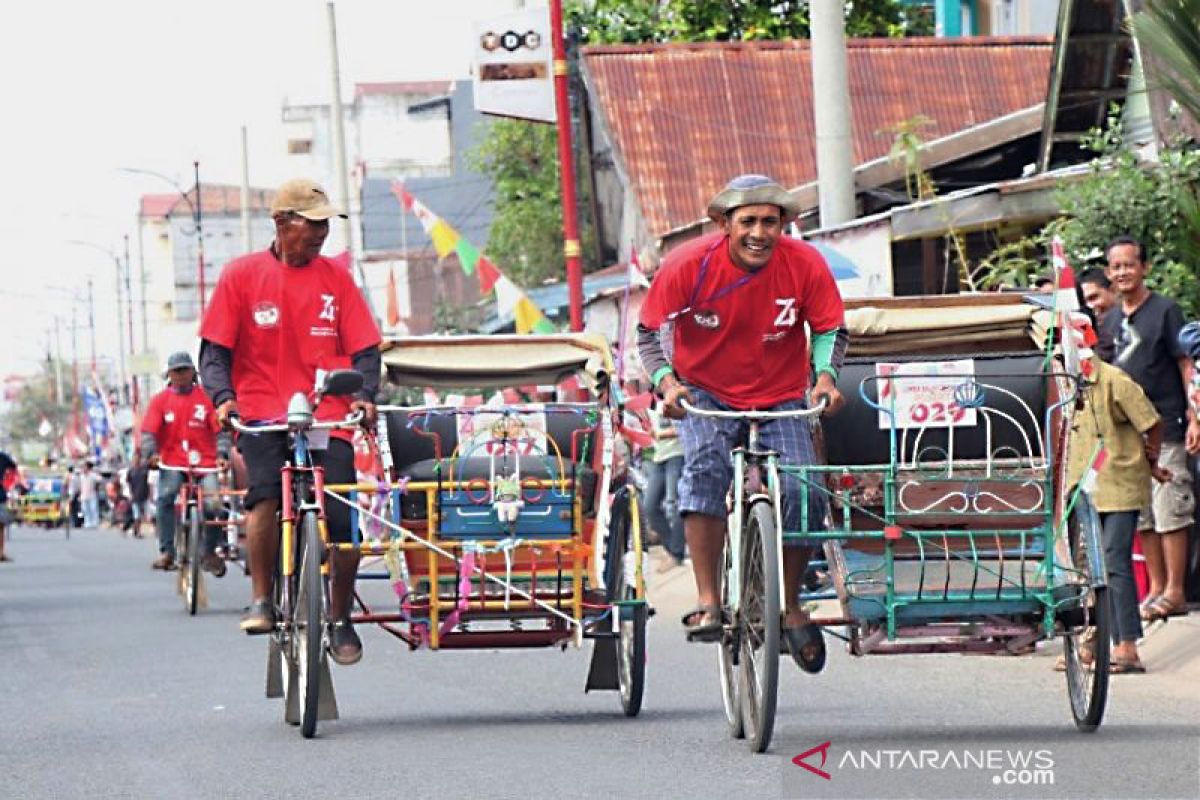 Lomba balap becak kayuh meriahkan HUT Kemerdekaan RI di Tanjabbar