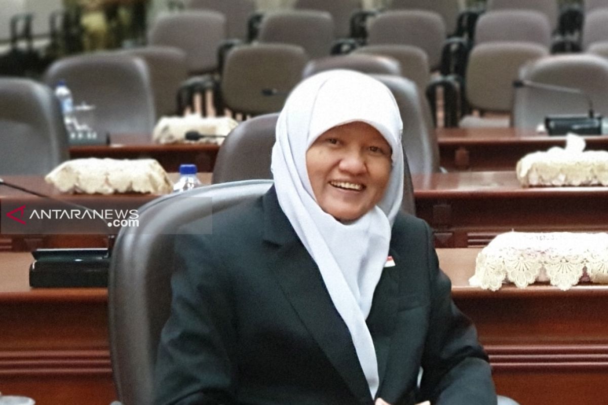 Legislator : Pemasangan paving di Kota Surabaya gunakan anggaran kelurahan