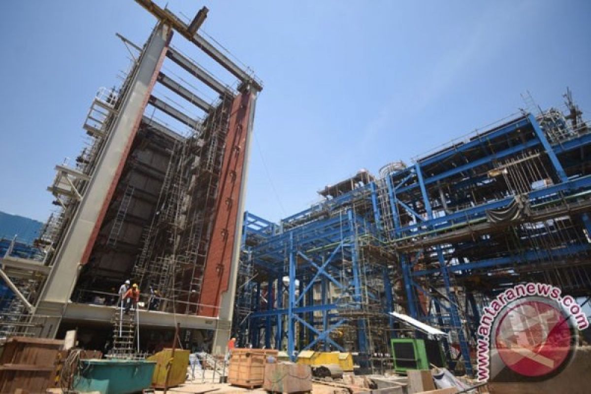 Perbaikan pembangkit gas turbin PLTGU belum tuntas