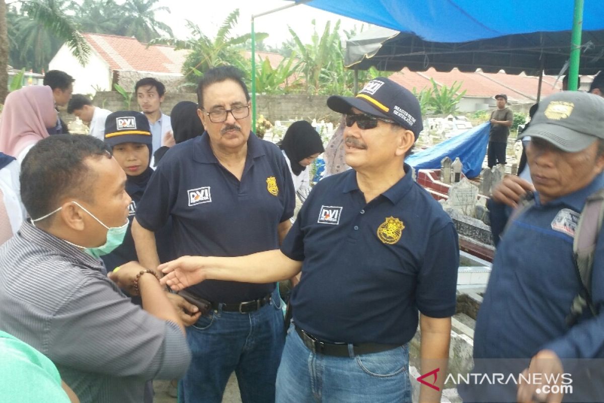 Tim DVI Polda Sumut autopsi jenazah petenis meja Labura yang meninggal Maret lalu