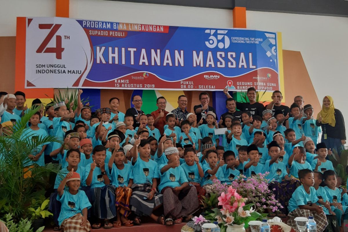 Angkasa Pura II Supadio Pontianak sunat 100 anak di KKR