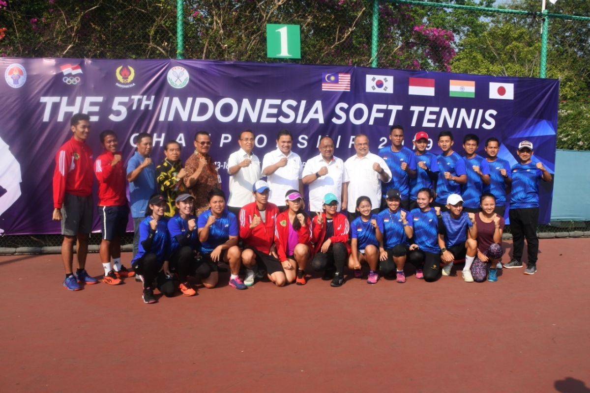 Atlet putri ciptakan All Indonesia Final soft tenis