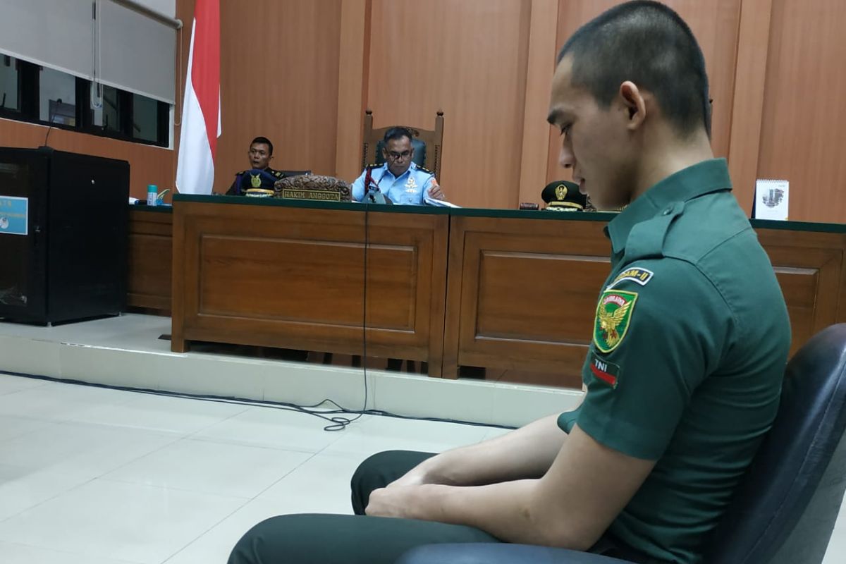 Oknum TNI terdakwa pembunuhan menangis saat kesaksian di persidangan