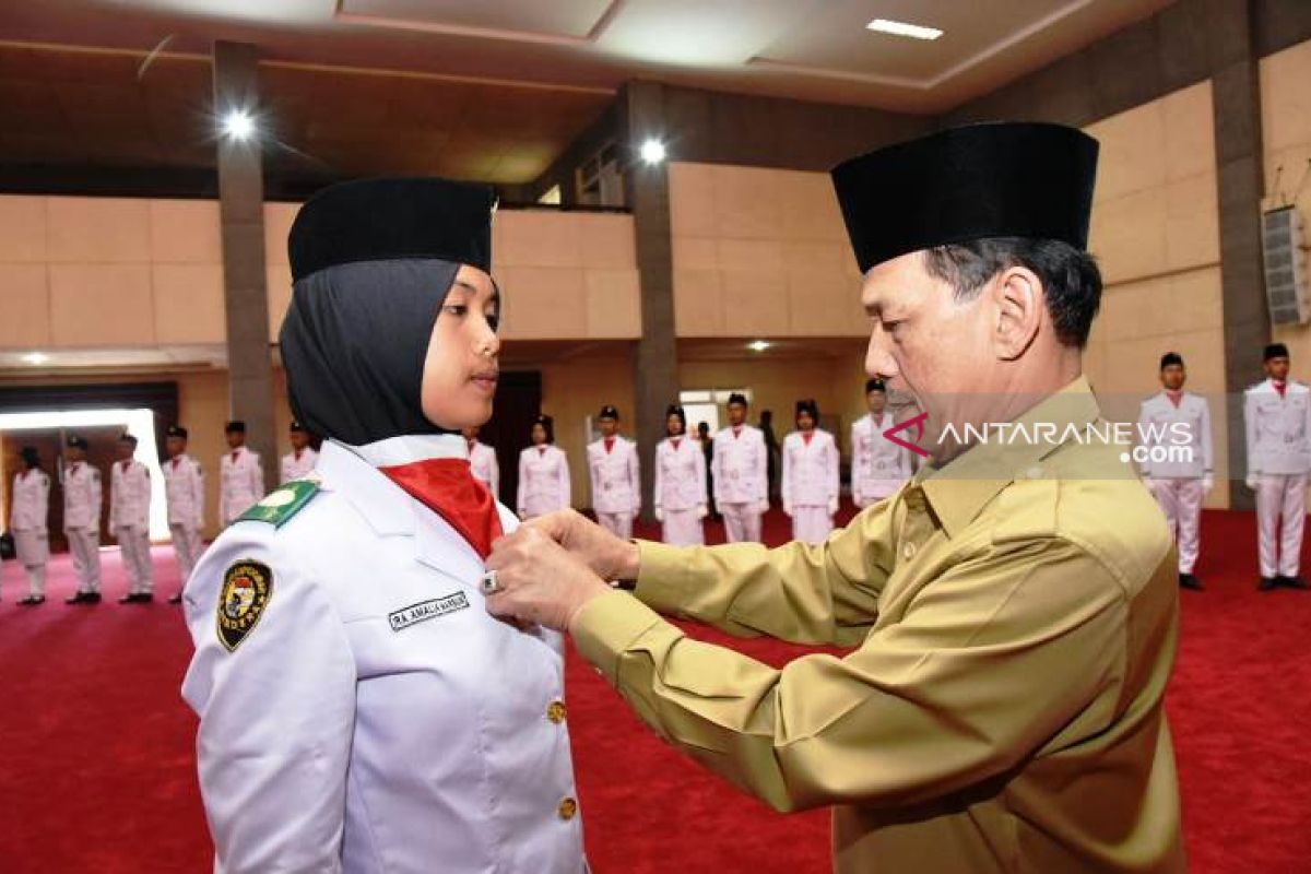 Bupati kukuhkan 74 anggota Paskibra Tapanuli Selatan