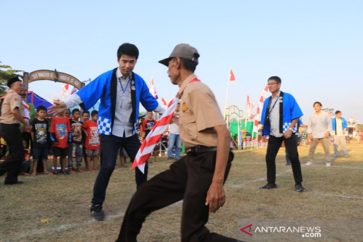 Sejumlah warga Jepang meriahkan Jambore Pramuka di Batang