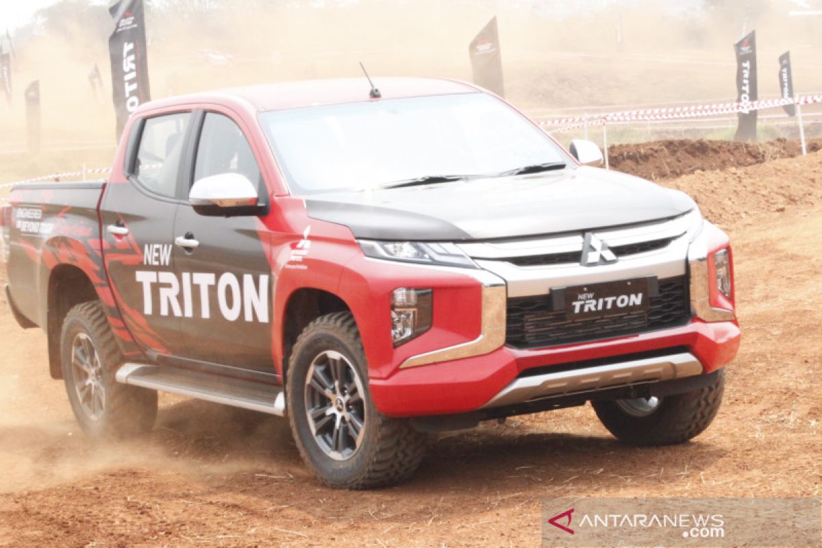 Menjajal New Triton bareng juara Paris Dakar Hiroshi Masuoka