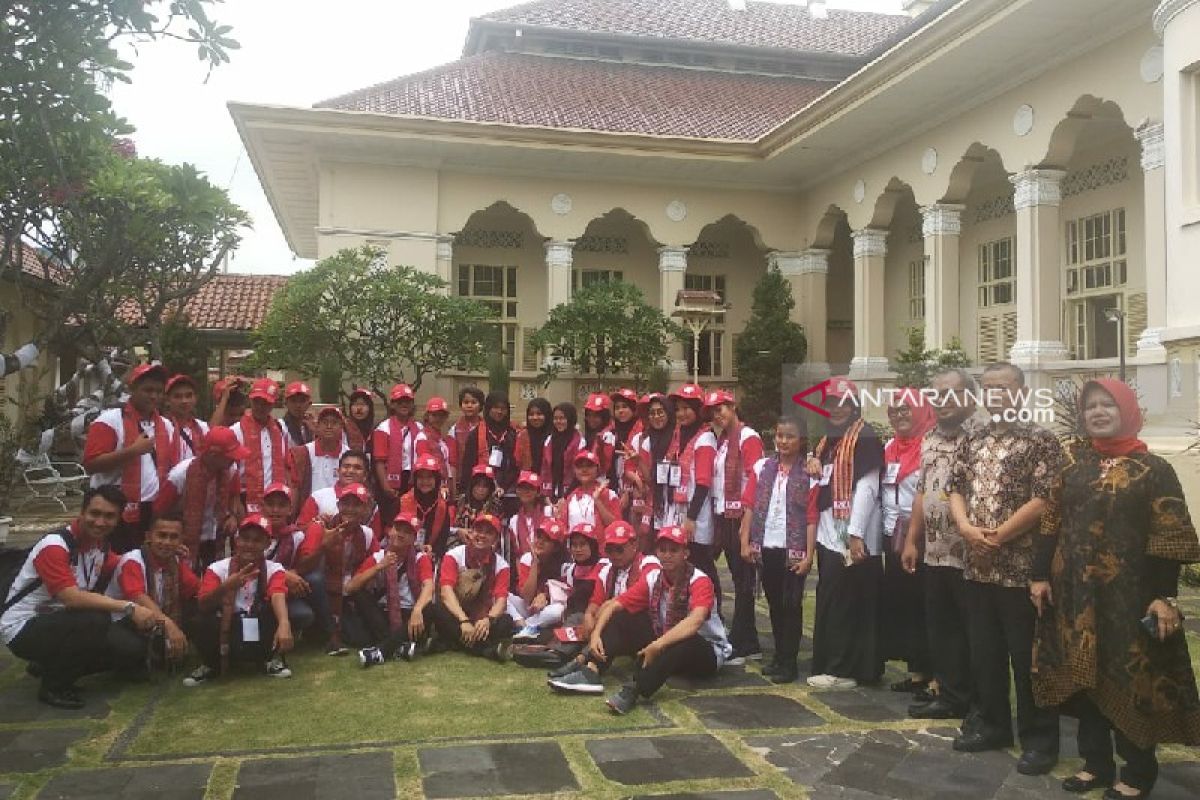 PTPN IV perkenalkan bangunan kantor yang menjadi cagar budaya kepada peserta SMN