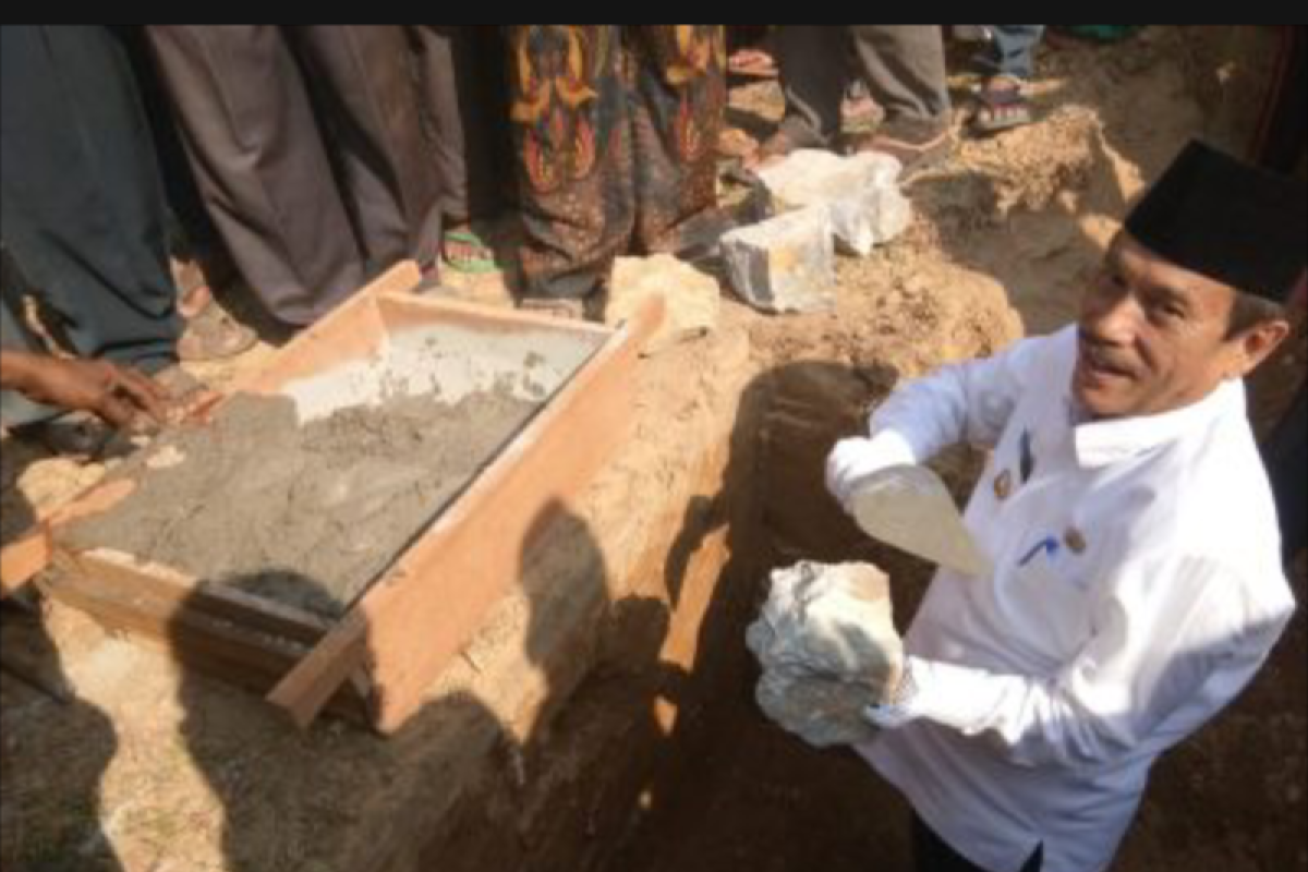 Bupati Sijujnjung letakan batu pertama masjid raya