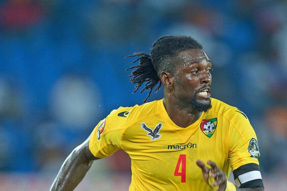 Adebayor akan bergabung klub Iran