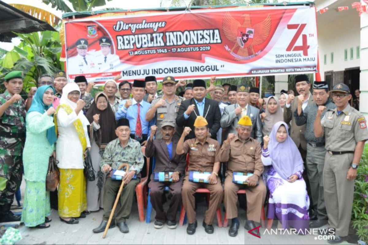 HUT Ke-74 RI, Pemkot Tanjungbalai kunjungi anggota Veteran