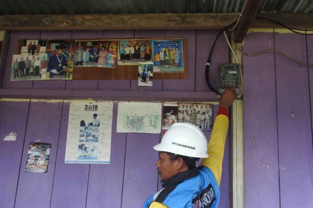 PLN Papua listriki delapan desa di Manokwari
