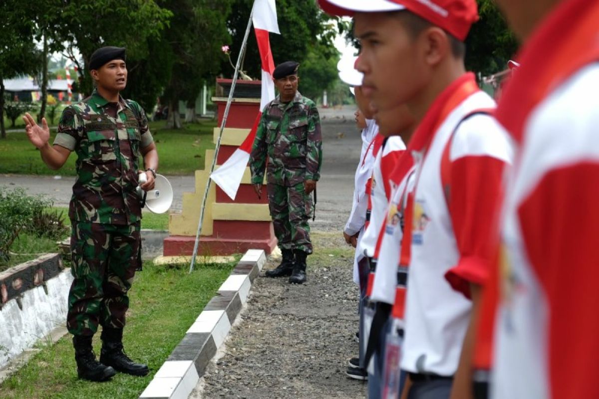 Yonkav 6/Naga Karimata latih disiplin peserta SMN asal Sulteng