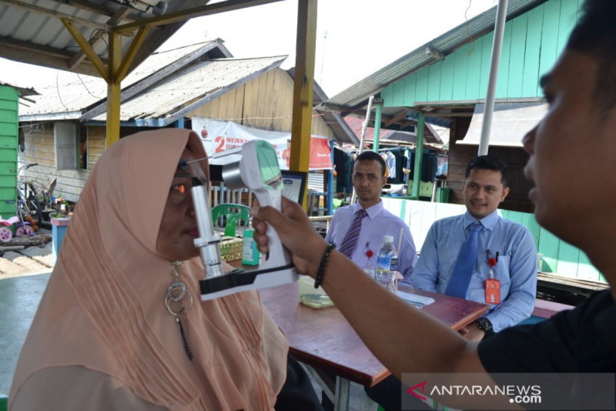 Mahasiswa UMRAH Tanjungpinang ajak siswa pesisir kelola sampah