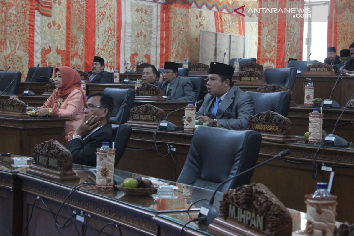 Tak sampai setengah anggota DPRD Pasaman Barat dengarkan pidato kenegaraan