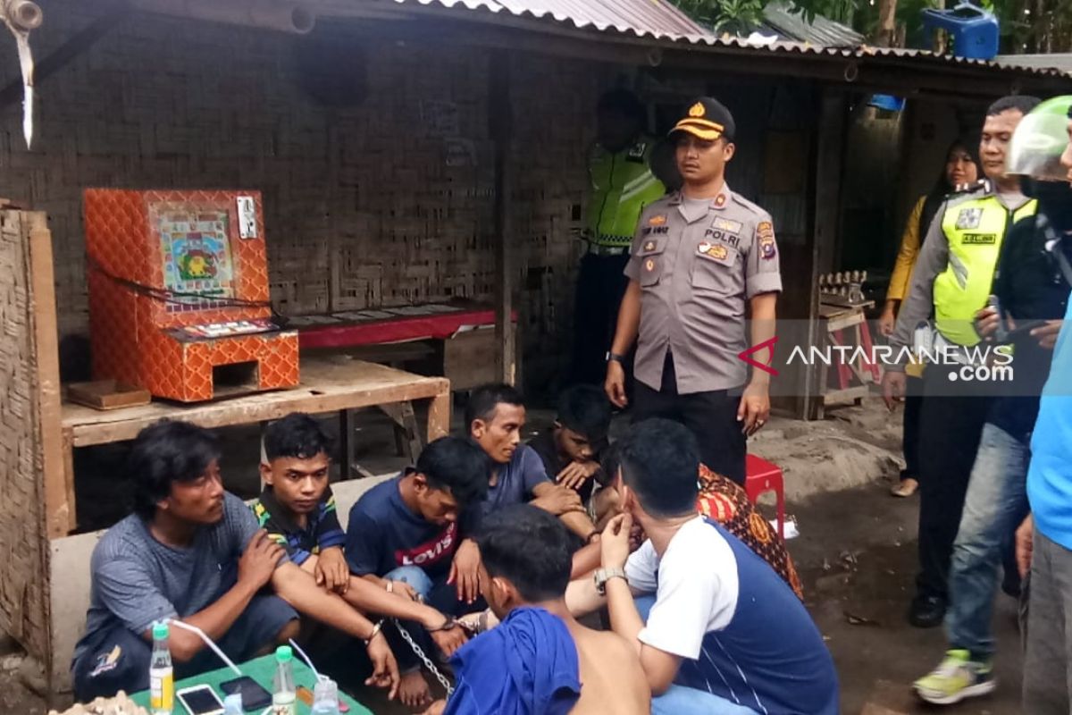 Gerebek kampung narkoba di Desa Serba Jadi,  polisi tangkap delapan orang