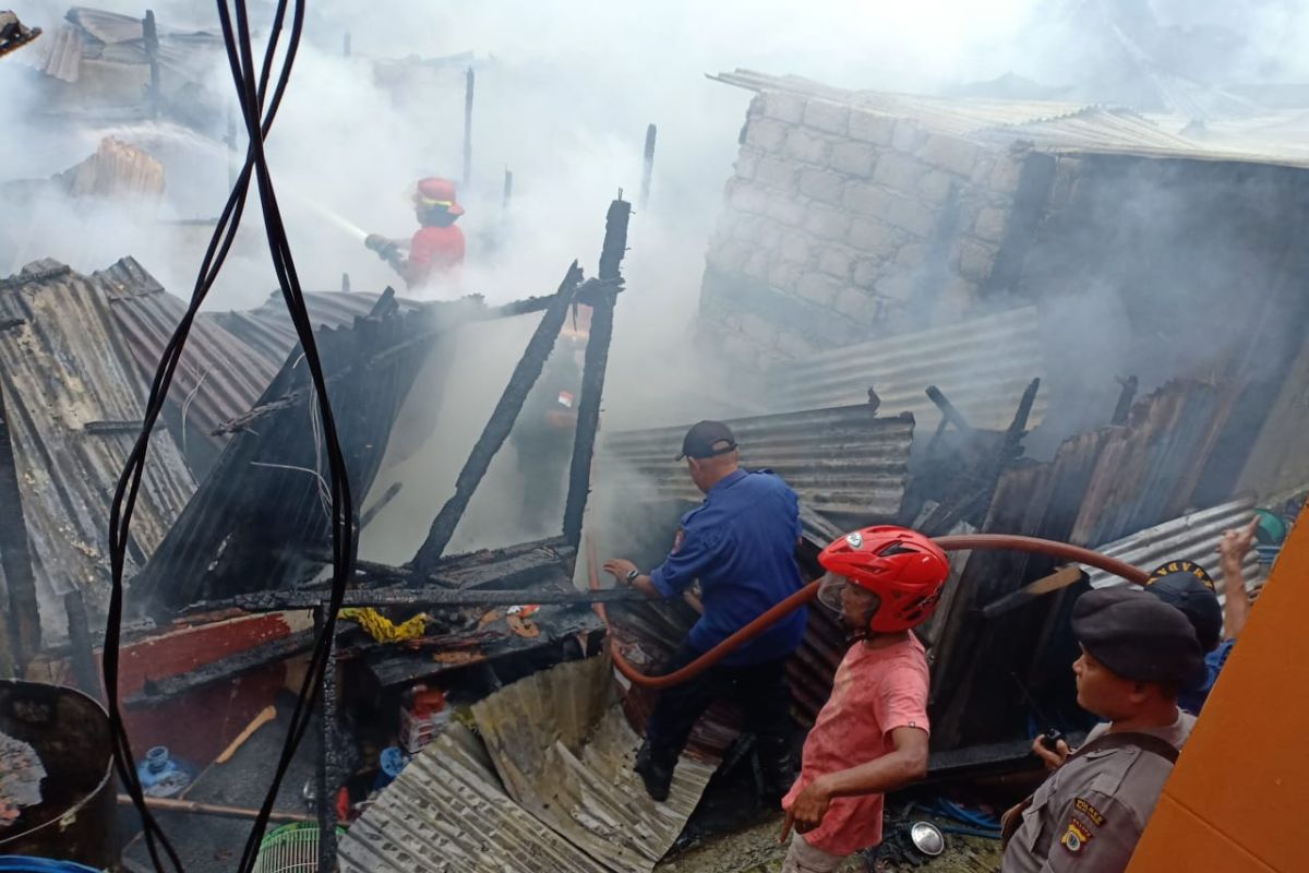 Satu korban kebakaran di Batu Merah jalani perawatan di rumah sakit