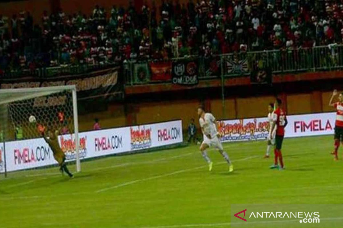 Madura United ditahan imbang tim tamu Persija Jakarta 2-2
