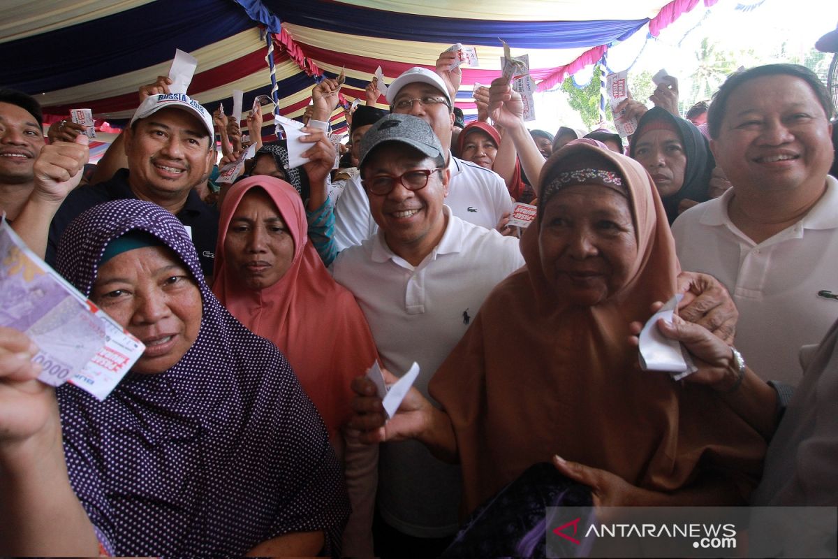 Empat BUMN di Gorontalo gelar pasar murah dan bangun fasilitas umum