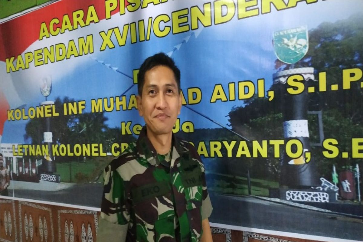 Konvoi kendaraan TNI ditembak KKSB secara sporadis