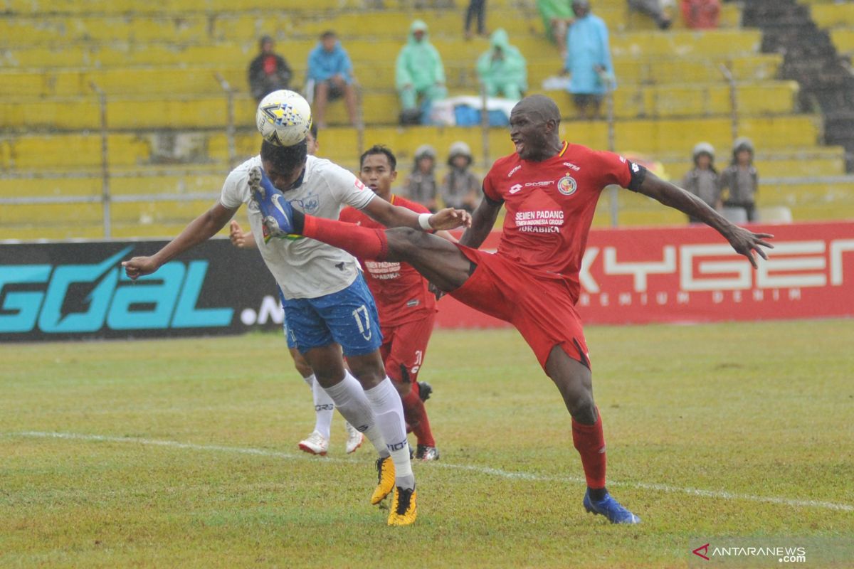 Shopee Liga 1 2019 - Semen Padang jamu Barito Putera,Danny absen