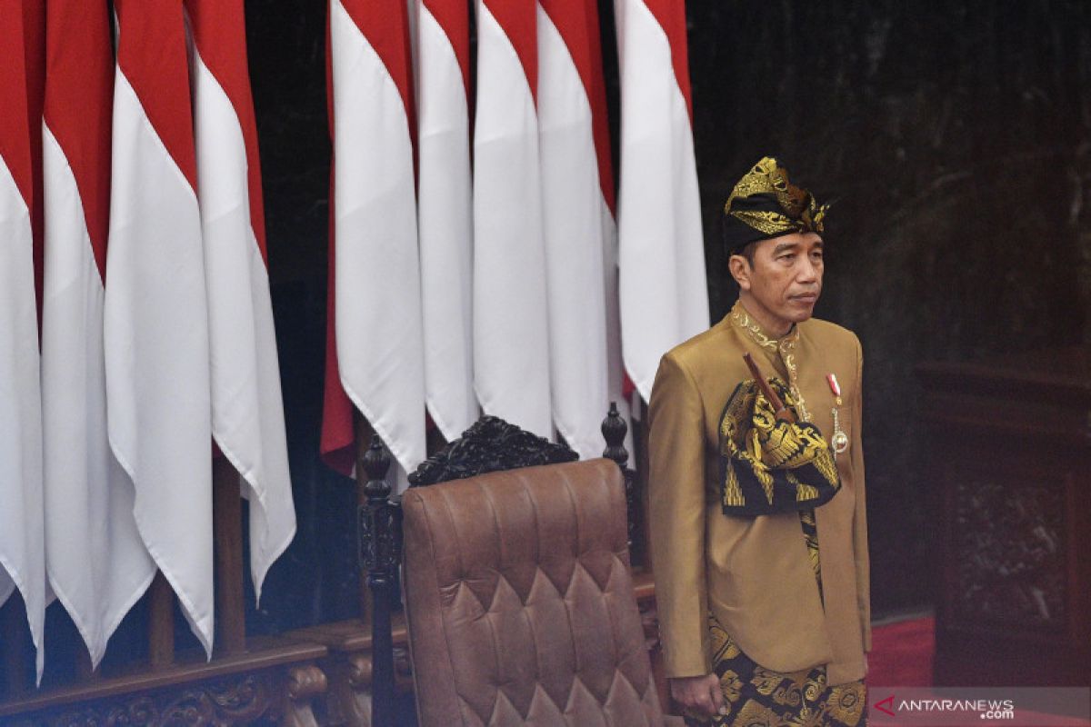 Presiden kenakan pakaian adat Sasak saat sidang DPR-DPD RI