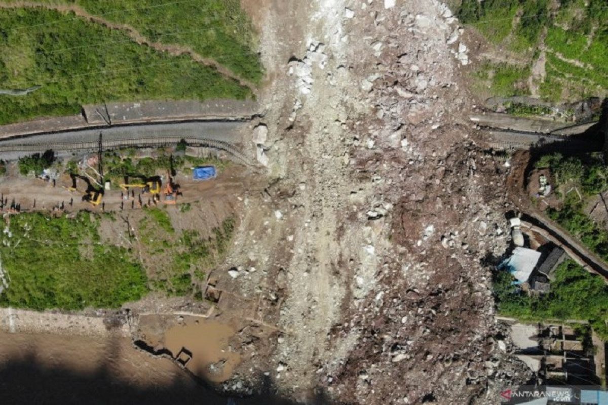 Sedikitnya 17 pekerja proyek jaringan kereta China hilang tertimbun longsor