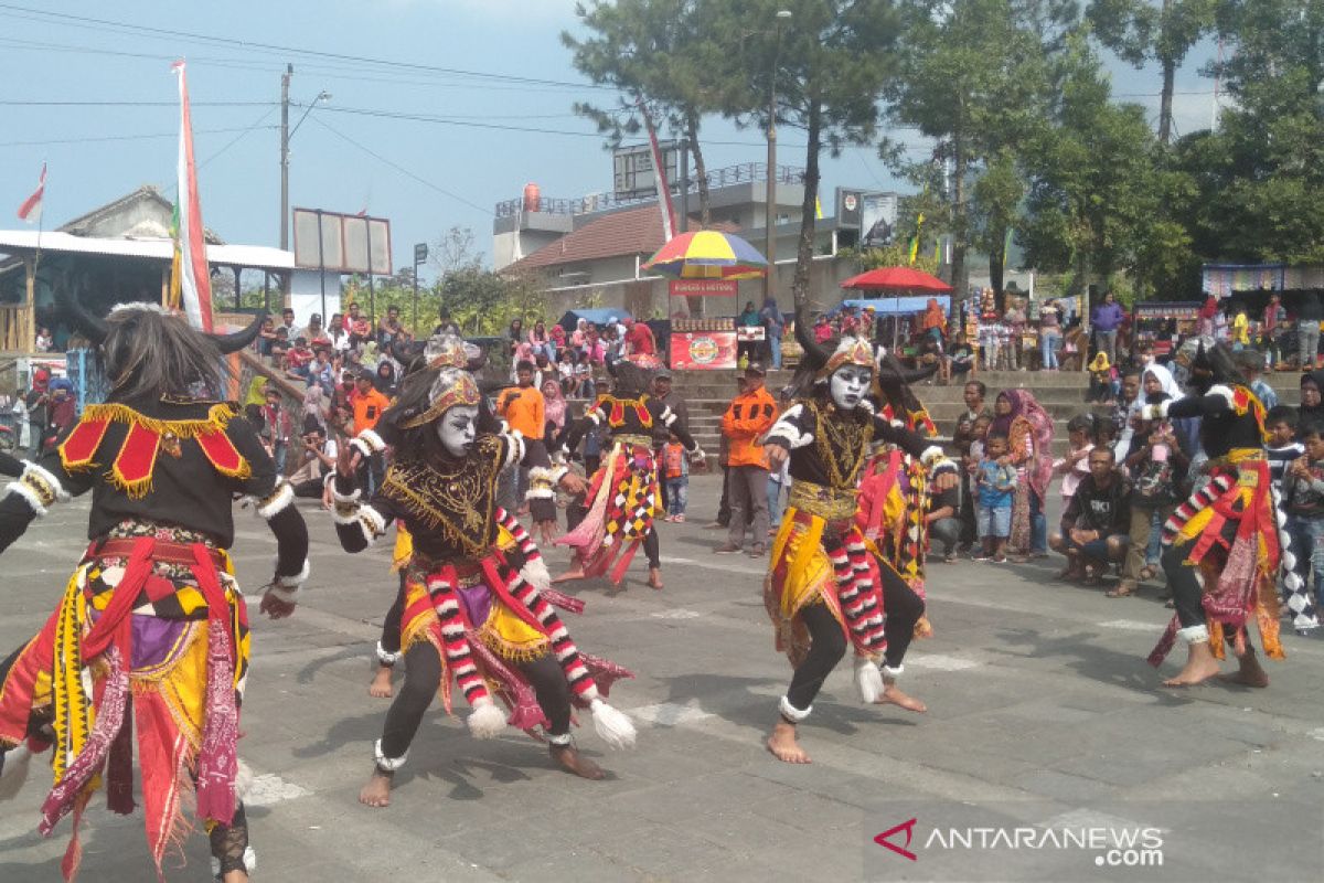 13 kelompok tari asal Kecamatan Selo ikuti pentas seni