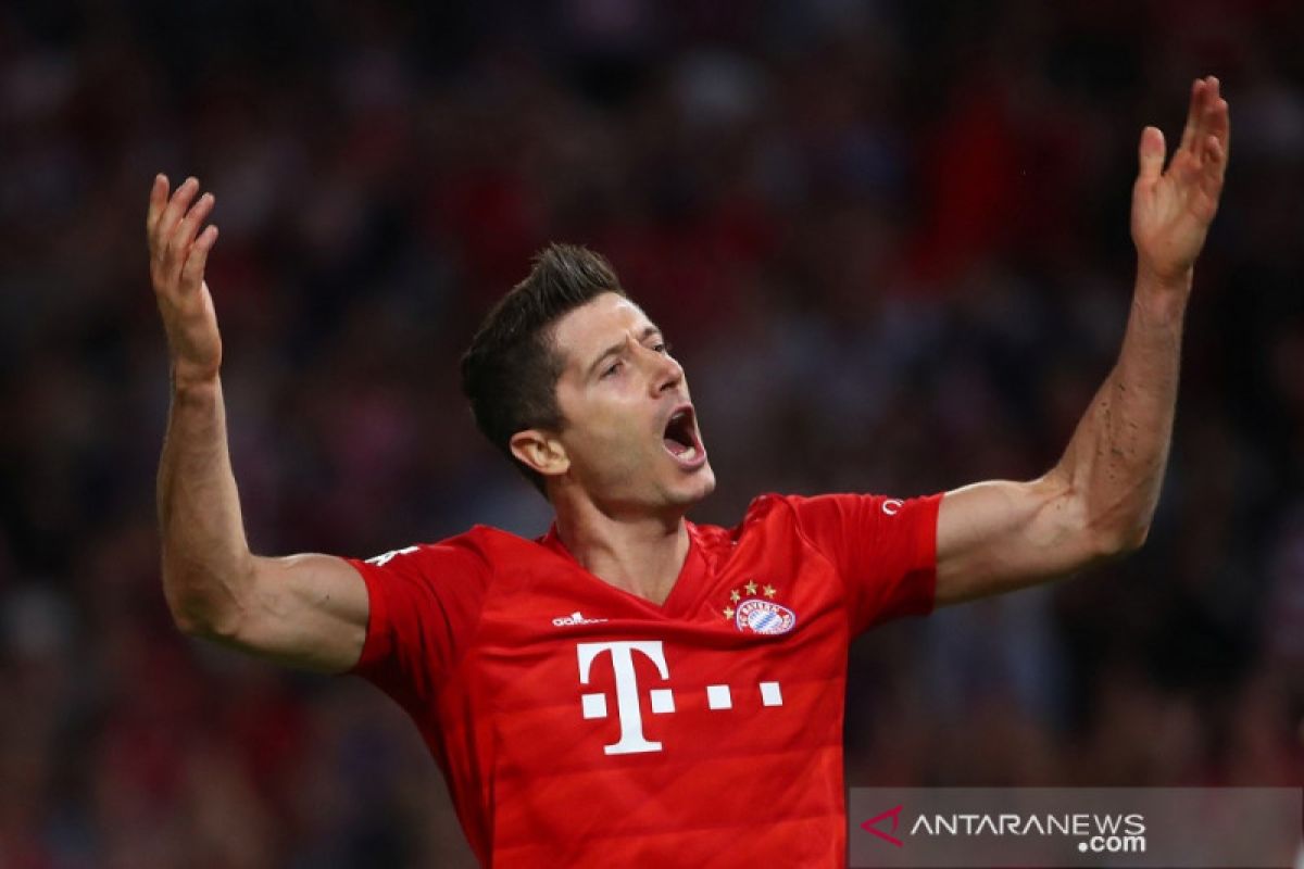 Lewandowski pecahkan  rekor lima tahun beruntun cetak gol pekan pembuka