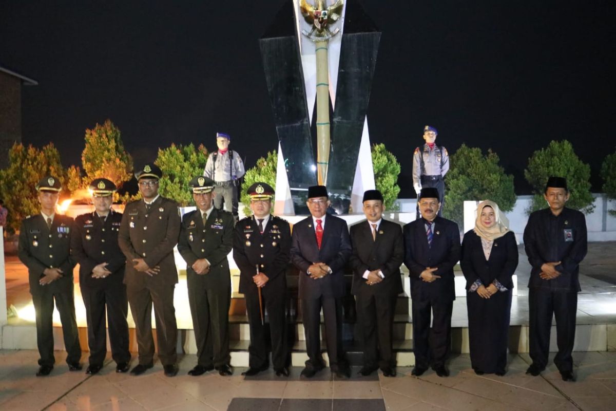 Bupati Inhil ikuti renungan suci dalam keheningan di TMP Yudha Bakti, Tembilahan Hulu