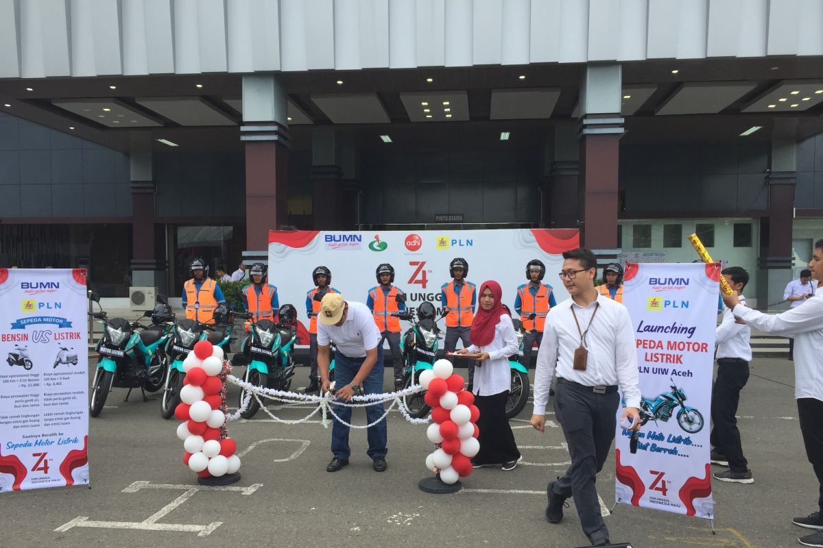 Dukung program ramah lingkungan, PLN Aceh luncurkan 26 motor listrik