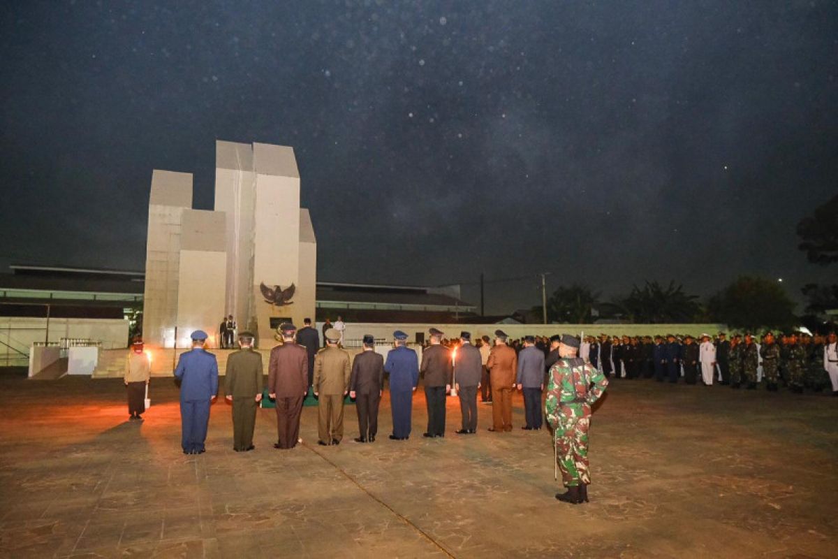 Gubernur dan Wagub Sulsel ziarah ke Makam Pahlawan