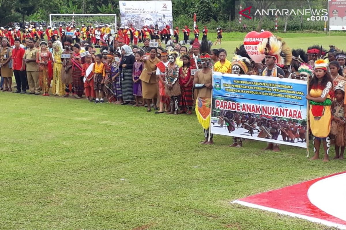 Parade Anak Nusantara meriahkan perayaan HUT RI di Teluk Wondama