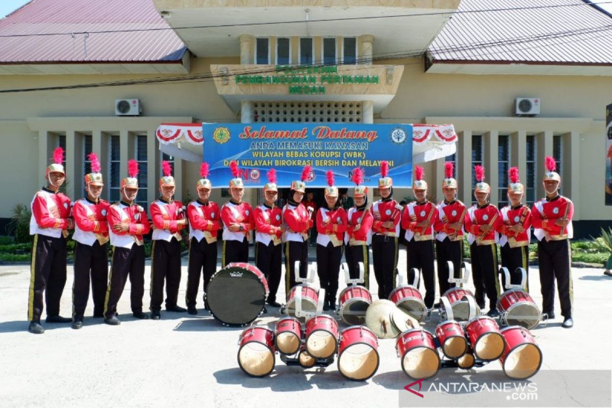Marching band Aruna Agricia Polbangtan Medan tampil perdana