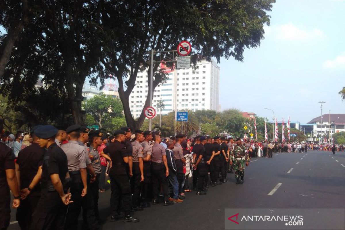 Lalu lintas menuju Istana Merdeka macet