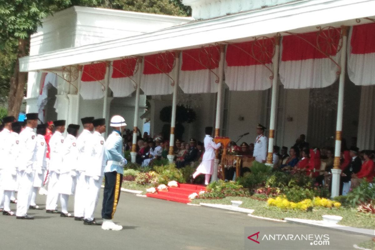 Sultan memimpin Upacara HUT Kemerdekaan di Gedung Agung Yogyakarta