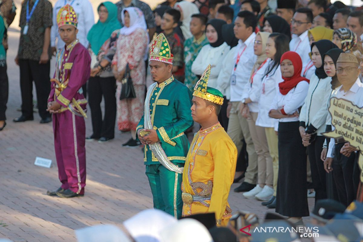 Warga Gorontalo apresiasi peserta upacara BUMN kenakan pakaian adat