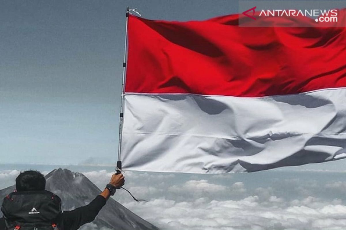 Artikel - Sengsara apapun, kami tetap mencintai Indonesia
