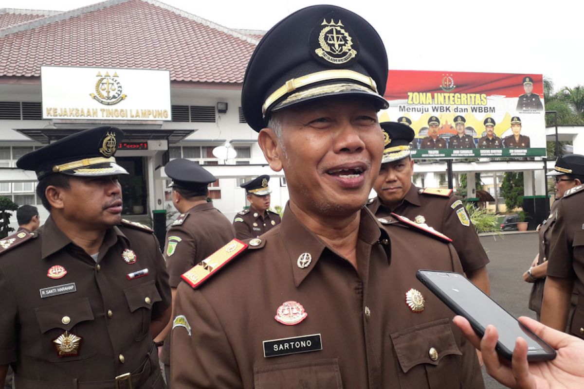 Kejati : OTT pegawai Kesbangpol terkait dengan surat izin WNA