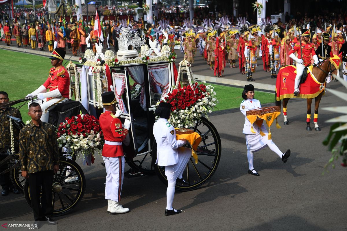 Istana Kepresidenan kembali gelar kirab bendera pusaka dari Monas pada HUT RI